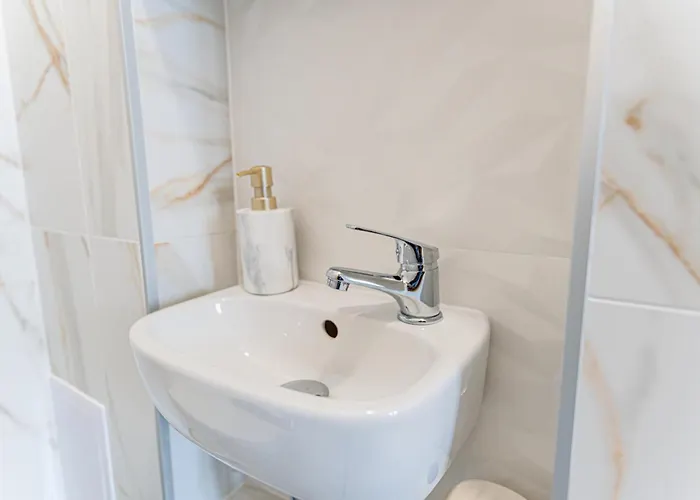 Vip A 64qm 4 Zi Dg Klimatisiert Großes Bad U Küche Max 4 Gäste Inklusive Schlafsofa Vierraden