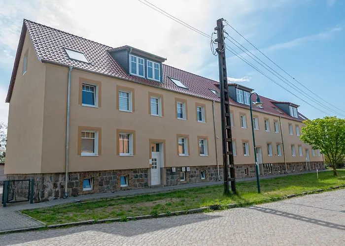 Vip A 64qm 4 Zi Dg Klimatisiert Großes Bad U Küche Max 4 Gäste Inklusive Schlafsofa * Vierraden